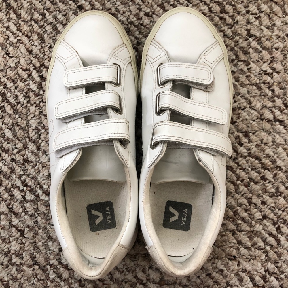 Very 😎 Veja Sneakers size 8
